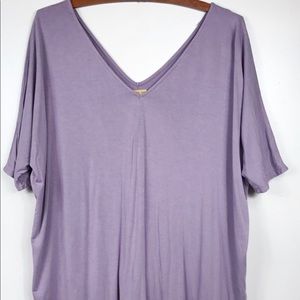 Piko Lilac v-neck tee